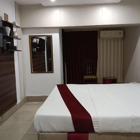 Helen One Hotel Lahore Eksteriør billede