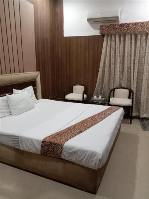 Helen One Hotel Lahore Eksteriør billede